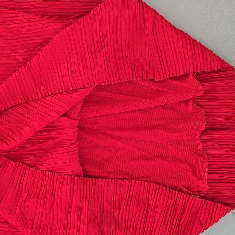 Max Mara Red Long-Sleeved Midi Dress Featuring Pleated Texture Size 2 - Picture 5 of 9